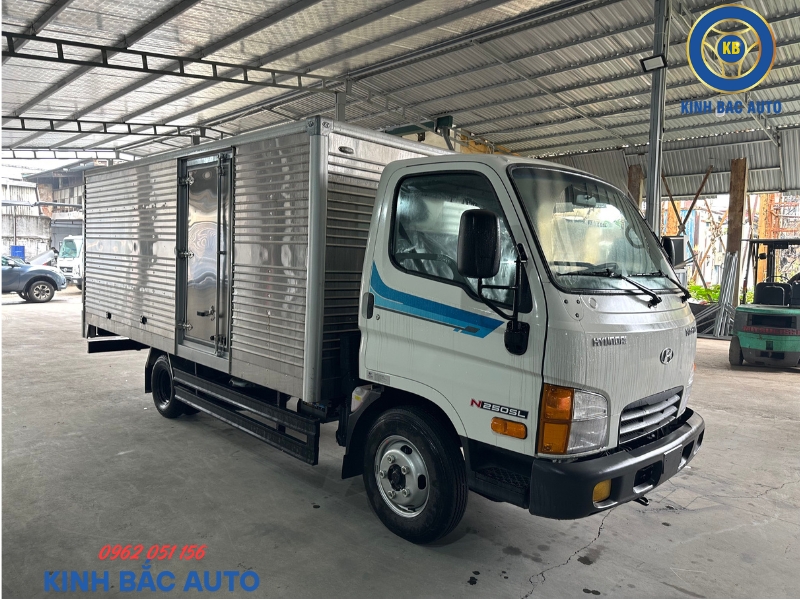 Hyundai N250SL 2.5 tấn thùng kín dài 4m5