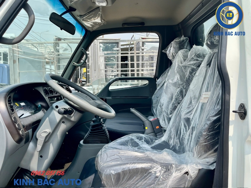 Hyundai N650L 3,5 tấn thùng kín dài 4m5