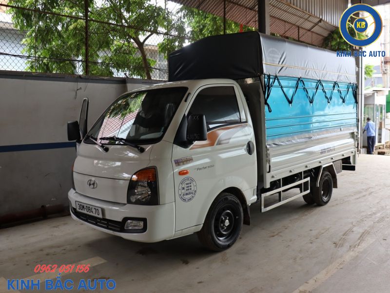 Hyundai Porter H150 1.5 tấn thùng mui bạt dài 3m1