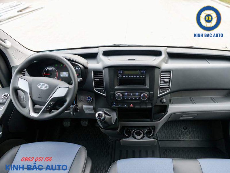 Nội Thất Hyundai Solati 16 Chỗ Rộng Rãi Hàng Đầu