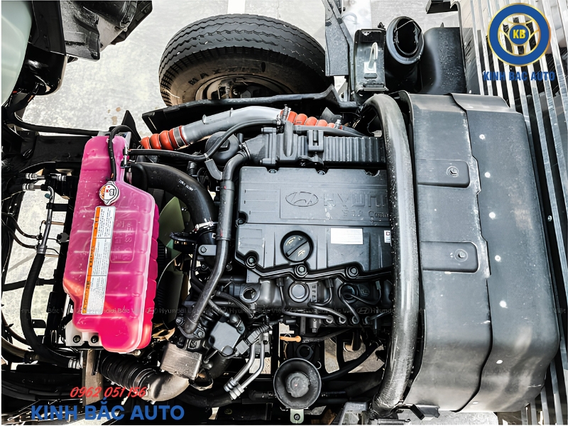 Hyundai W750 3.5 tấn thùng kín dài 4m5