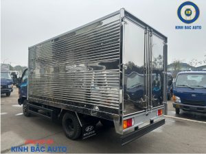 Hyundai W750 3.5 tấn thùng kín dài 4m5