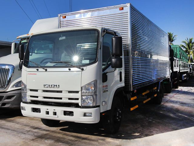 So sánh Hyundai EX900 Series và Isuzu NQR75: Nên chọn dòng xe nào?
