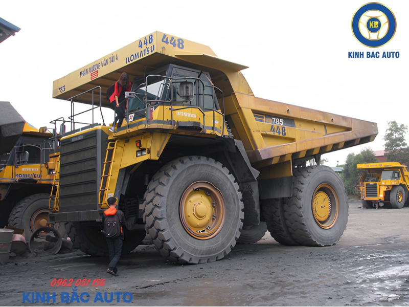 xe tải siêu trọng Komatsu HD785