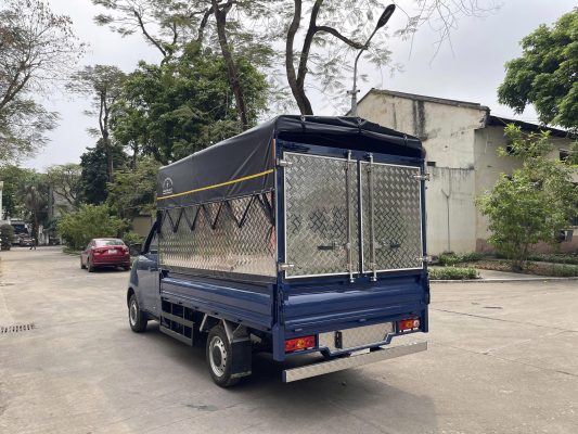 Chi tiết đuôi xe tải Foton Wonder trắng
